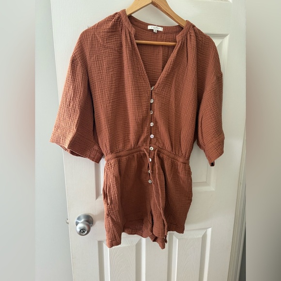 Z Supply Women's Tan Romper - Picture 3 of 12